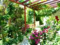 thumbnail_garden212253728684909b4c459918.jpg